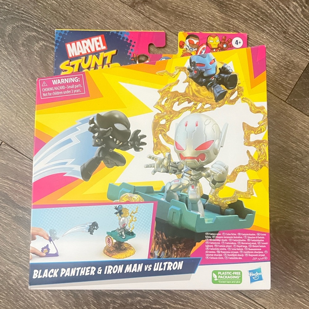Marvel Stunt Squad Black Panther & Iron Man vs Ultron Toy Set